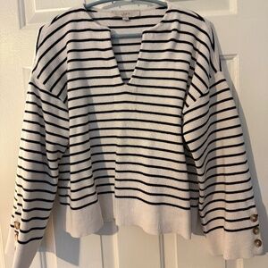 Long sleeve button sleeve sweater